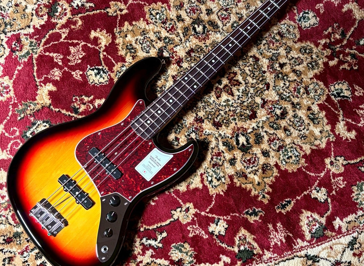 島村楽器パークプレイス大分店に、Fender Made in Japan Traditional 60s Jazz Bass Rosewood Fingerboard 3-Color Sunburstが入荷いたしました！ 「Traditional 60s Jazz Bass」は、その名の通り1960 [&hellip;]