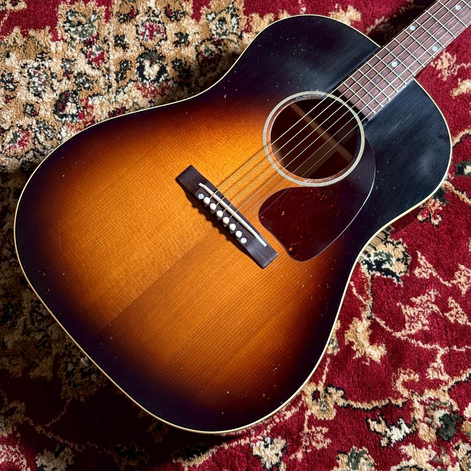 Gibson1942 Banner J-45 Vintage Sunburst Light Aged