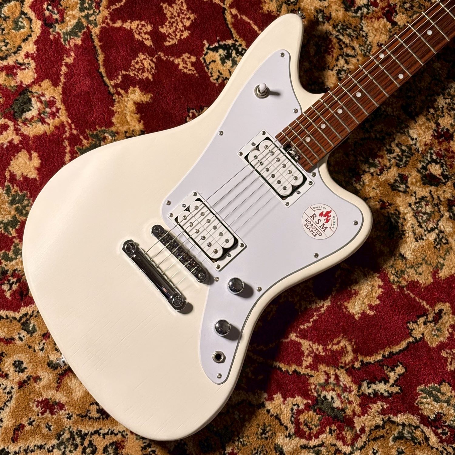 エレキギターBacchus：SWD-ASH RSM WHT/White