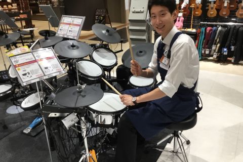 スタッフ写真 ドラム 李