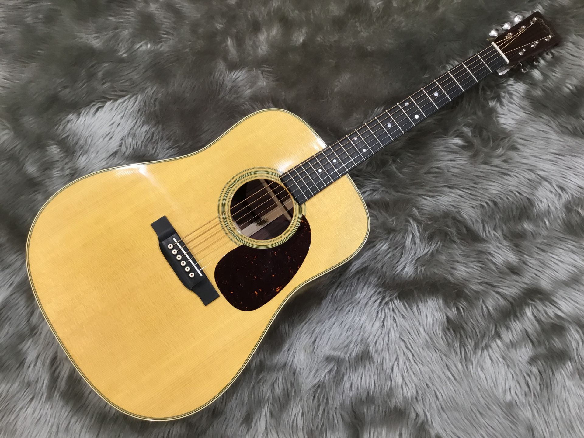 *王道ギター！Martin D-28が入荷！新商品のD-10E-02も再入荷しました！ Martinのギターといえば！王道モデル、D-28 Standardが再入荷！ 先日入荷後即売れしたD-10E-02も再入荷しました！ 人気のドレッドノートモデル、是非この機会にお試しください！ **憧れの楽器が […]