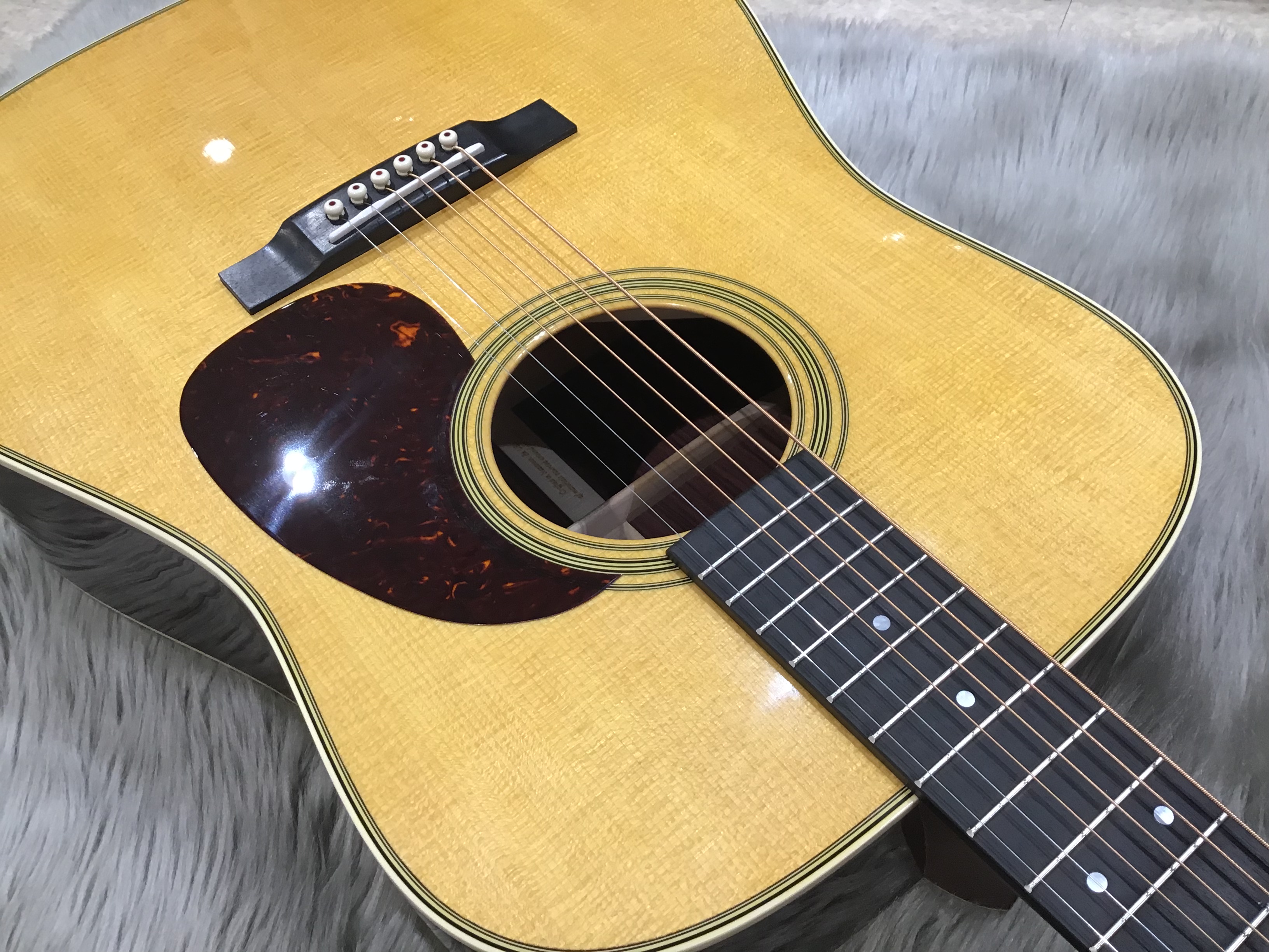 【アコギ】杢目選定品のMartin D-28 Standardが入荷！