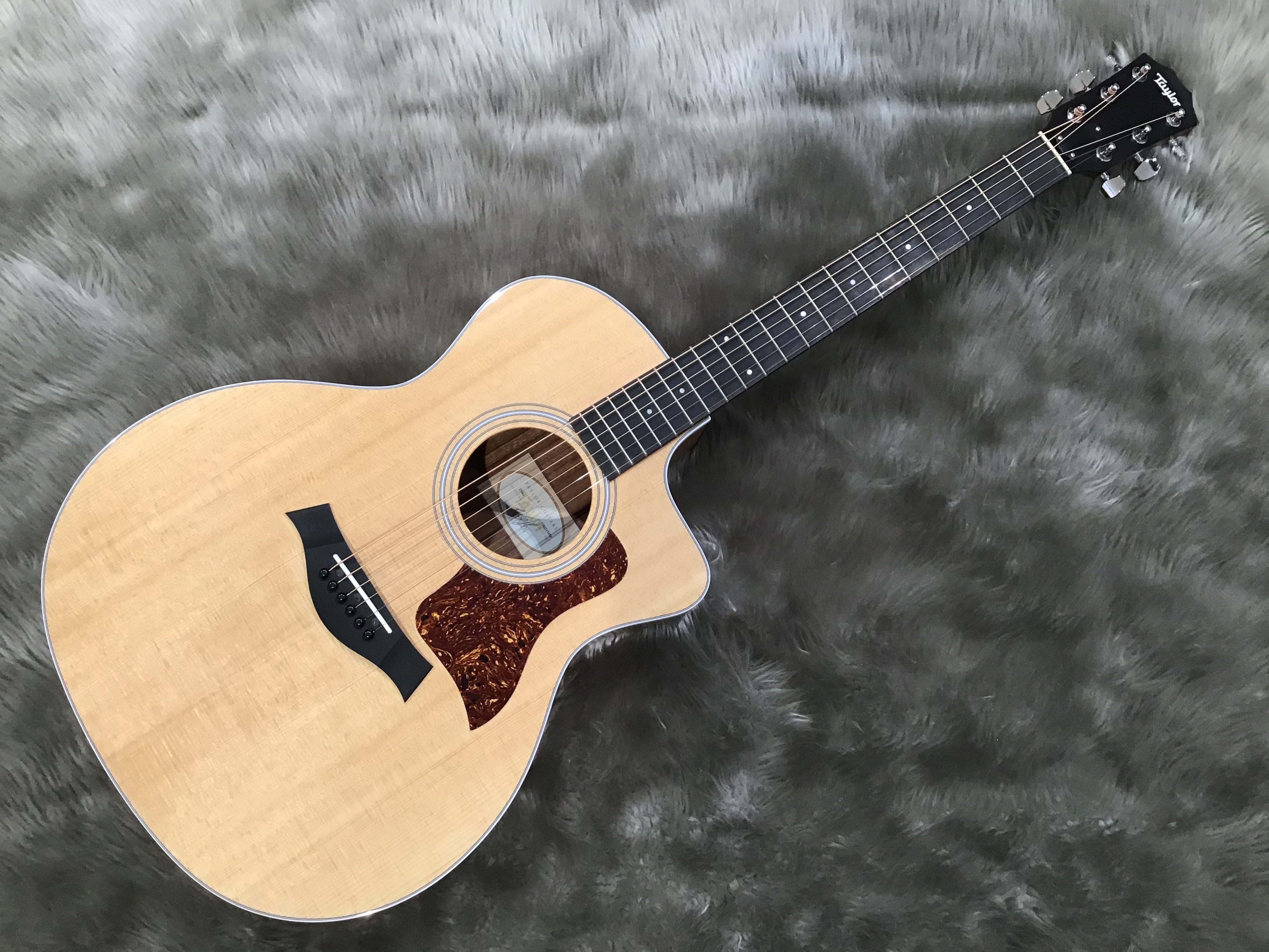 【アコギ】Taylor 214ce-Koaが入荷！コスパ抜群のエレアコ！