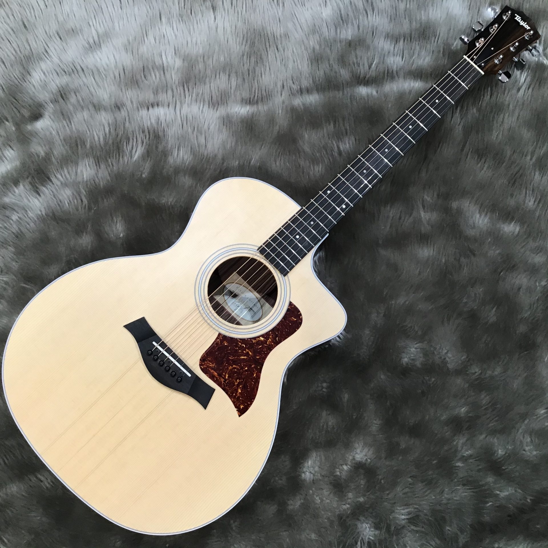 【アコースティックギター】Taylor(テイラー)人気モデル、214ce Rosewoodが再入荷！