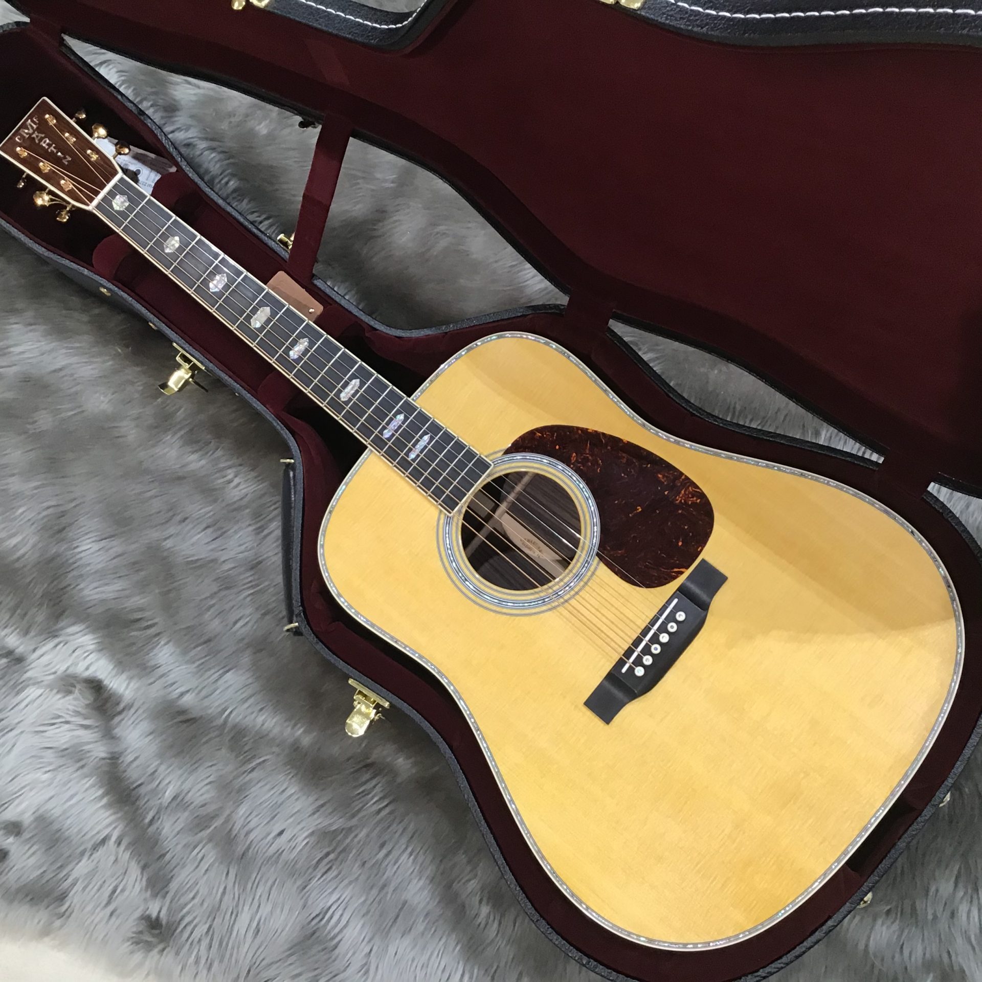 【アコースティックギター】Martin(マーチン)の煌びやかなサウンドとルックスが魅力！D-41 Standardが入荷！