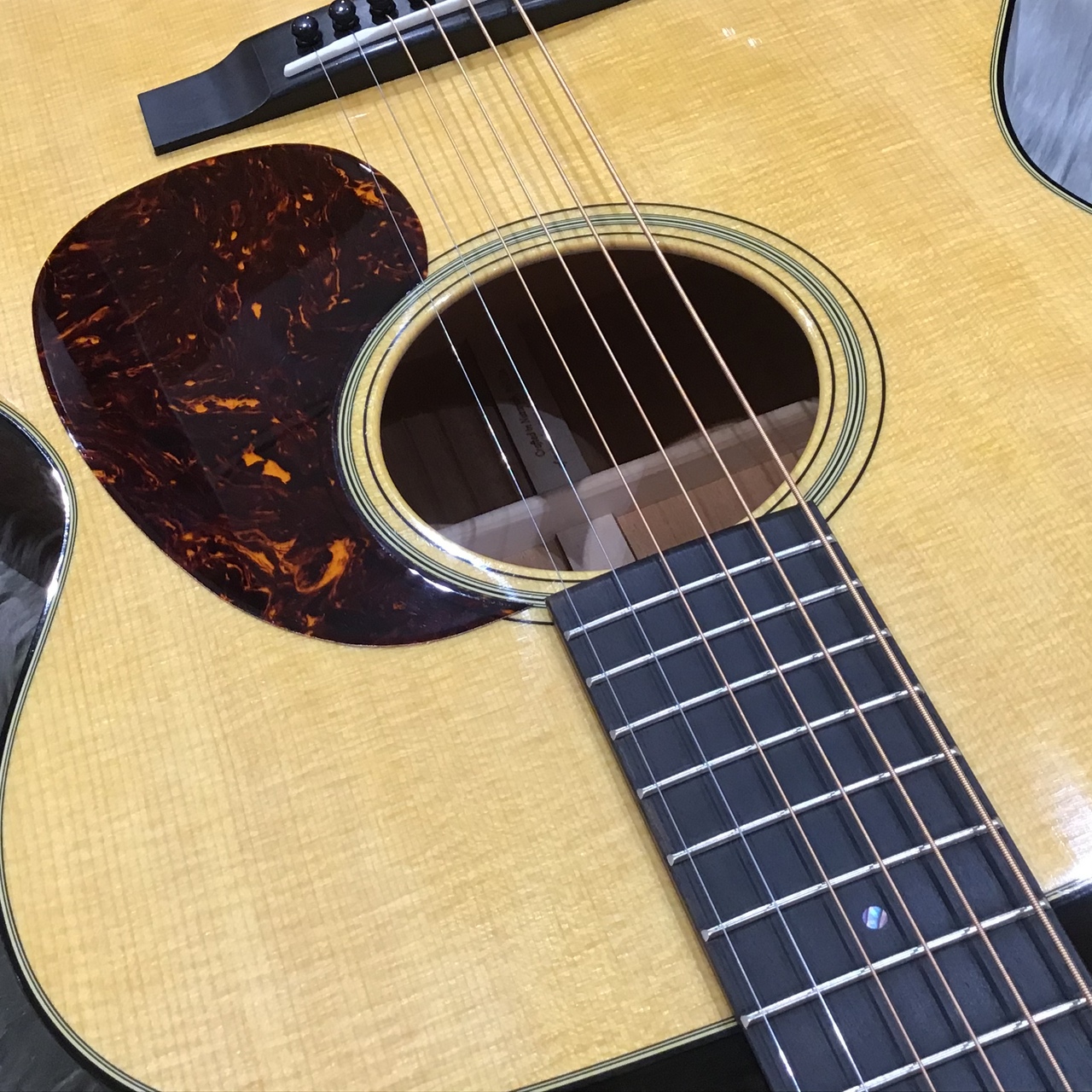 【アコースティックギター】Martin(マーチン)の定番モデル！000-18 Standardが入荷！