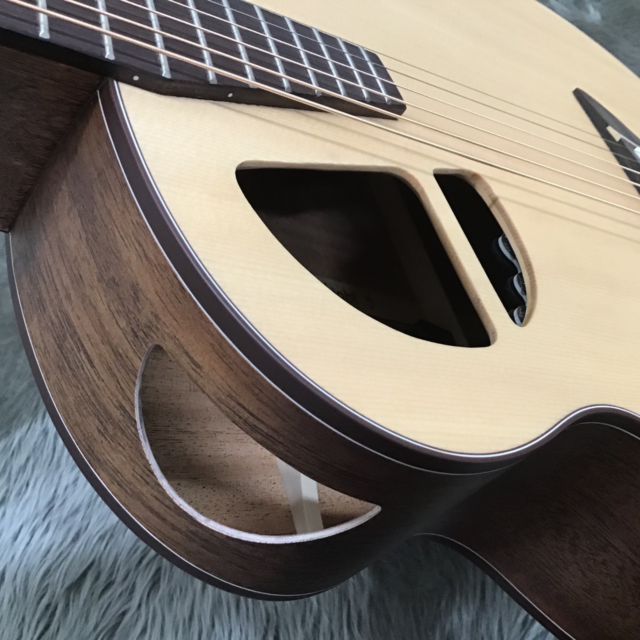 【アコースティックギター】中四国初上陸！？話題のL.Luthier(エル.ルシアー)が入荷！
