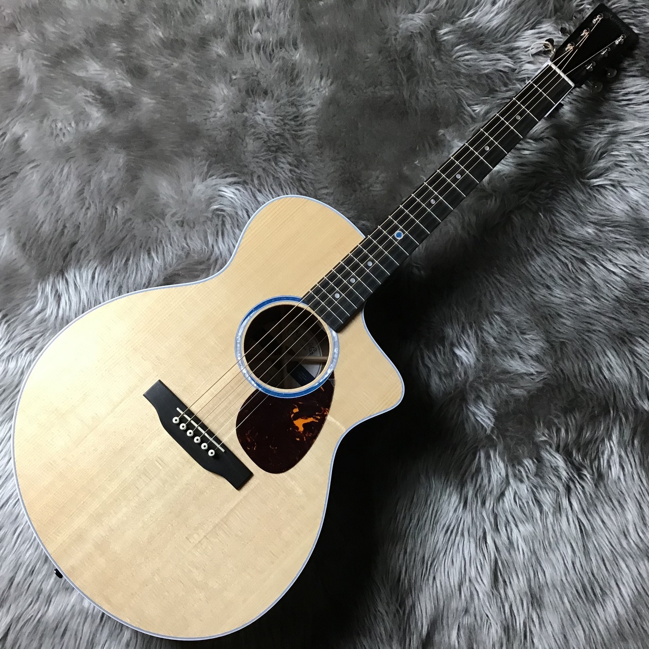 【アコースティックギター】Martinの革新的新モデル！SC-13Eが再入荷！
