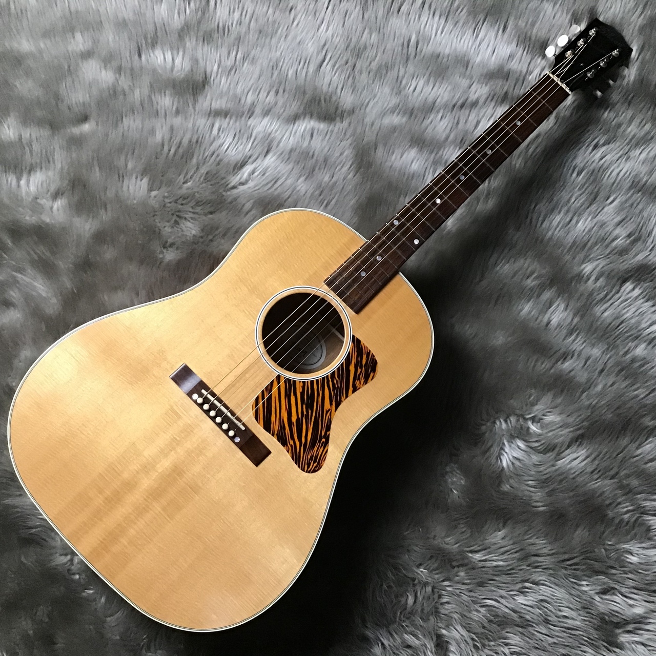 【アコースティックギター】掘り出し物！Gibson J-35が入荷！