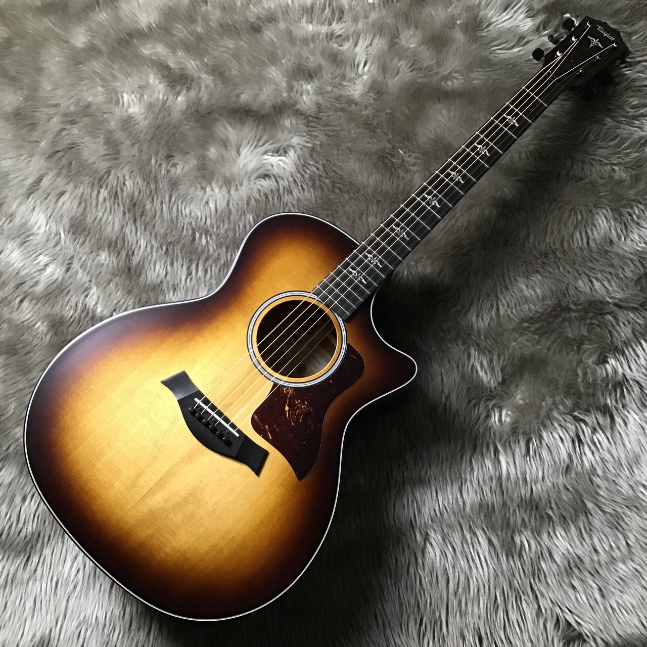 *50本限定！Taylorより特別な314が入荷しました！ Taylorの中でも定番商品に君臨する314ceを基に作られたLTD 314ce K/TRS SEB。 トップ材にはトーリファイド・シトカスプルース、サイド＆バック材にはハワイアンコア材を採用し とても明るく、上品なサウンドが特徴的です。  […]