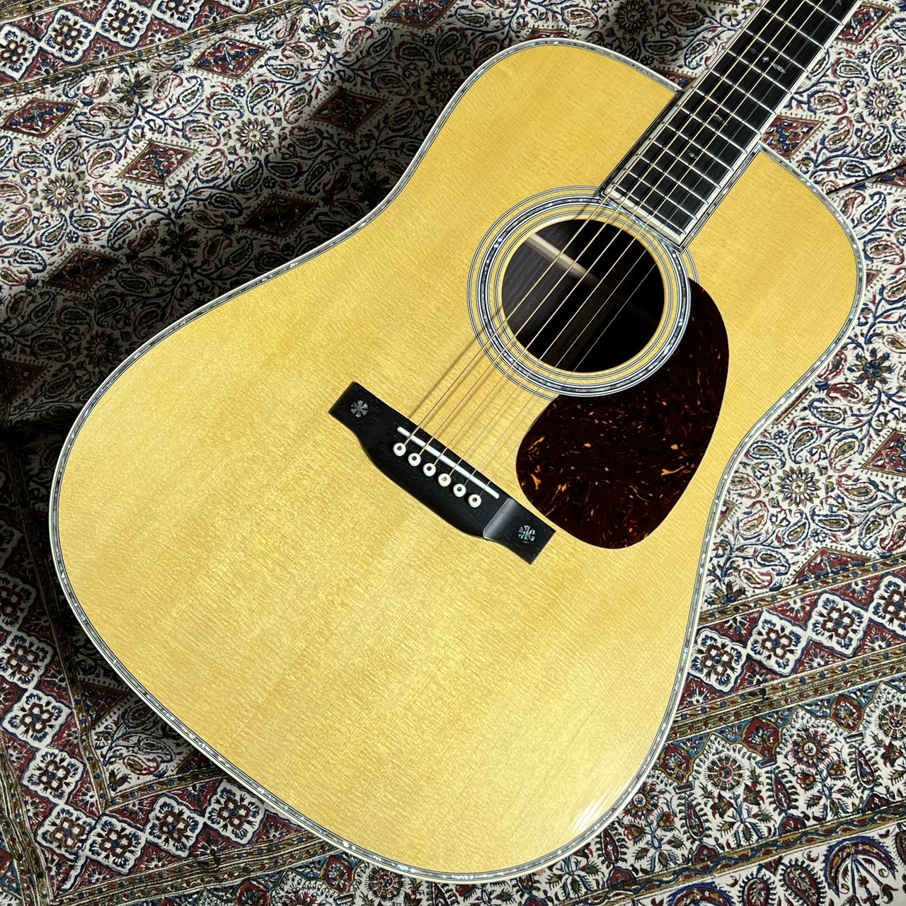 Martin D-42 Standard