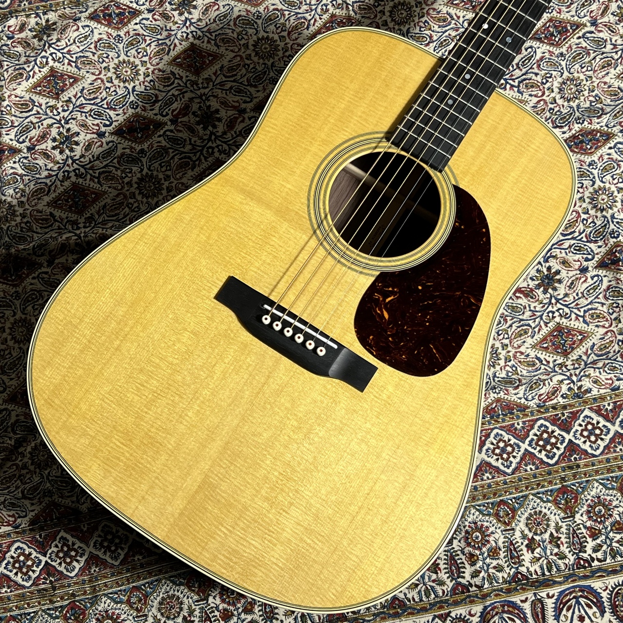 Martin D-28 Standard