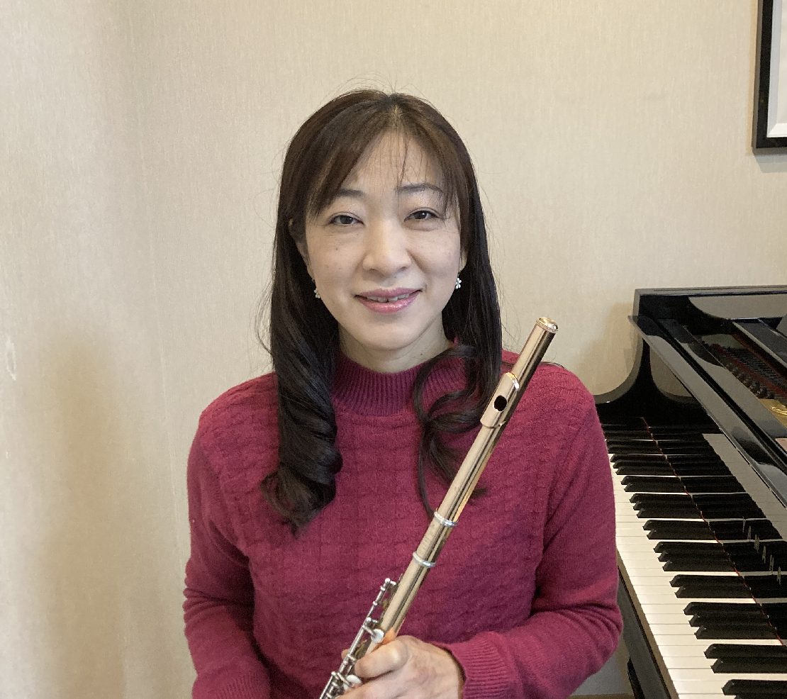 CONTENTS講師インタビューコース概要体験レッスン受付中です♬お問合せ先講師インタビュー 音楽・楽器が全くの初心者です。それでもフルートは吹けるようになりますか？またレッスンではどんな内容から始めていきますか？ 勿論、吹けるようになります!まずはフルートの組み立て方・構え方・呼吸・音の出し方から […]