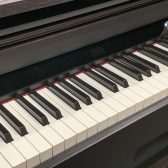 【2026年最新！】電子ピアノレッスン向けの人気機種～どうしてこのピアノが必要なのか？？～ローランド・カワイ編～