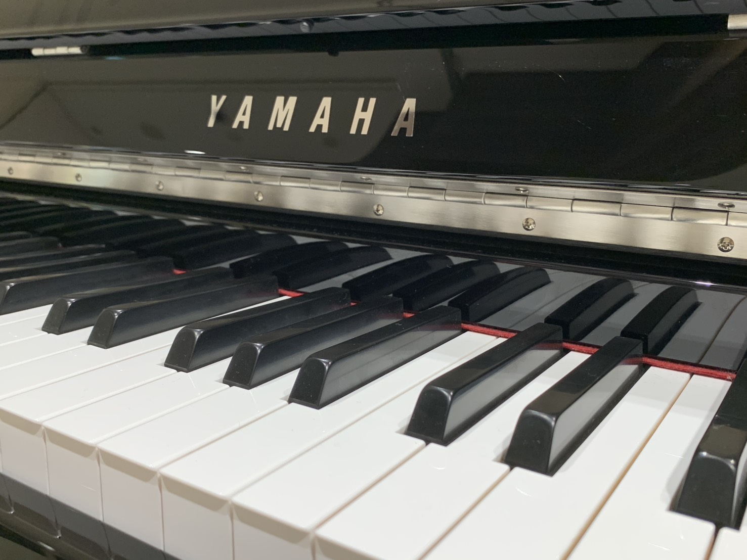 島村楽器イオンモール岡山店をご利用いただき、誠にありがとうございます。今回はYAMAHAの大人気、アバングランドというシリーズ、NU1XAが展示品特価期間中！ということで、改めてスペックを詳しく解説します☆お得に良いピアノを購入できるチャンスです！ぜひご検討ください♪ CONTENTS担当者ご挨拶混 [&hellip;]