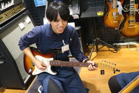 スタッフ写真 エレキギター・デジタル楽器 戸松