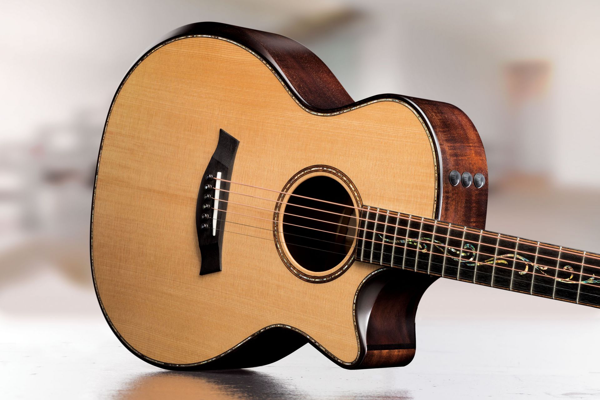 【アコースティックギター】次世代のギター Taylor BE K12ce V-Class入荷