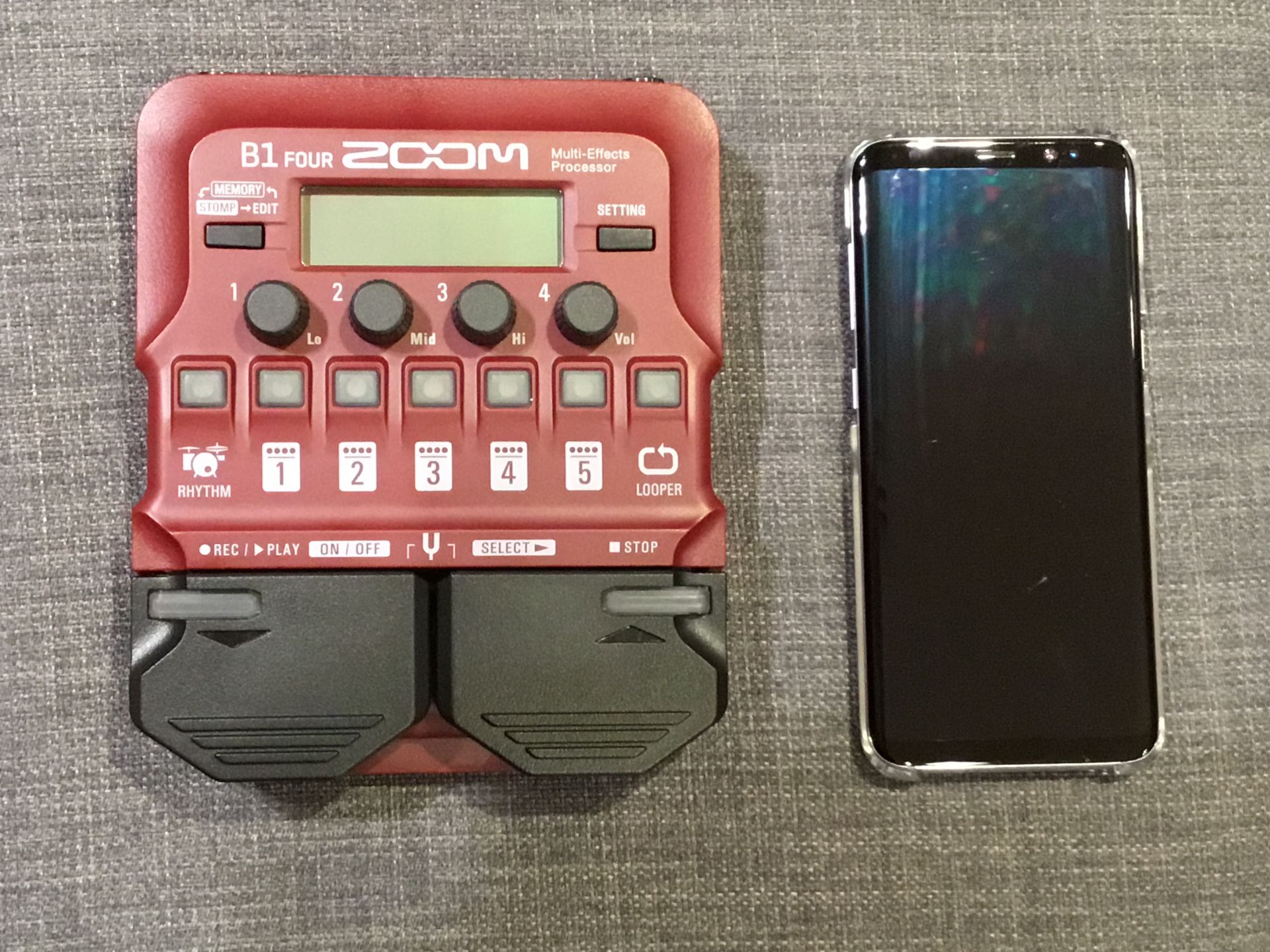 ZOOM B1four