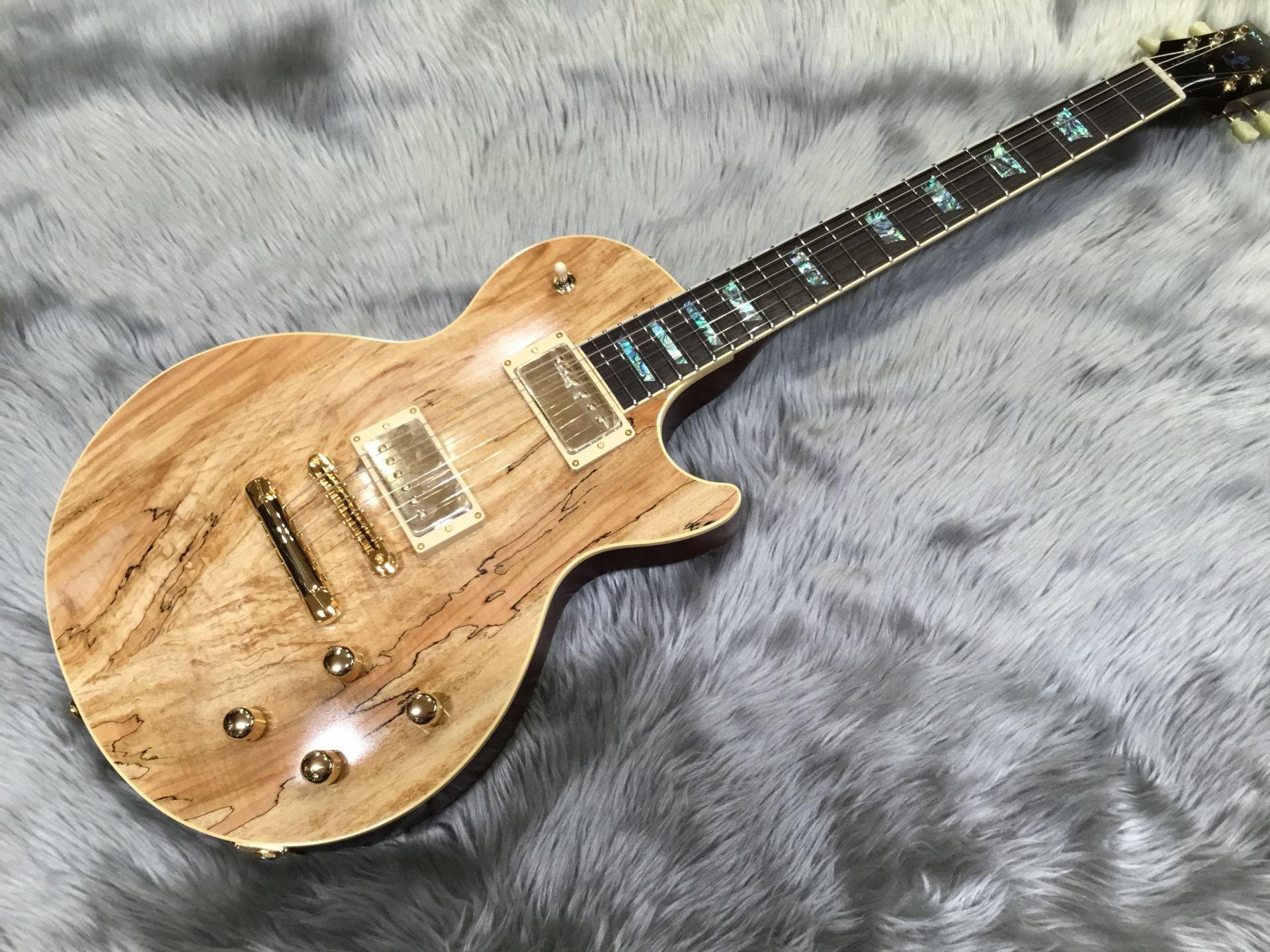 *HISTORY　限定生産モデルHGシリーズ、堂々登場！！ 1994年より多くのギタリスト＆ベーシストに支持されてきたギターブランド『HISTORY（ヒストリー）』から、25周年を記念した限定モデルを2019年7月26日（金）に発売いたします。 　この25周年記念限定モデルは、通常は一点物の楽器に使 […]