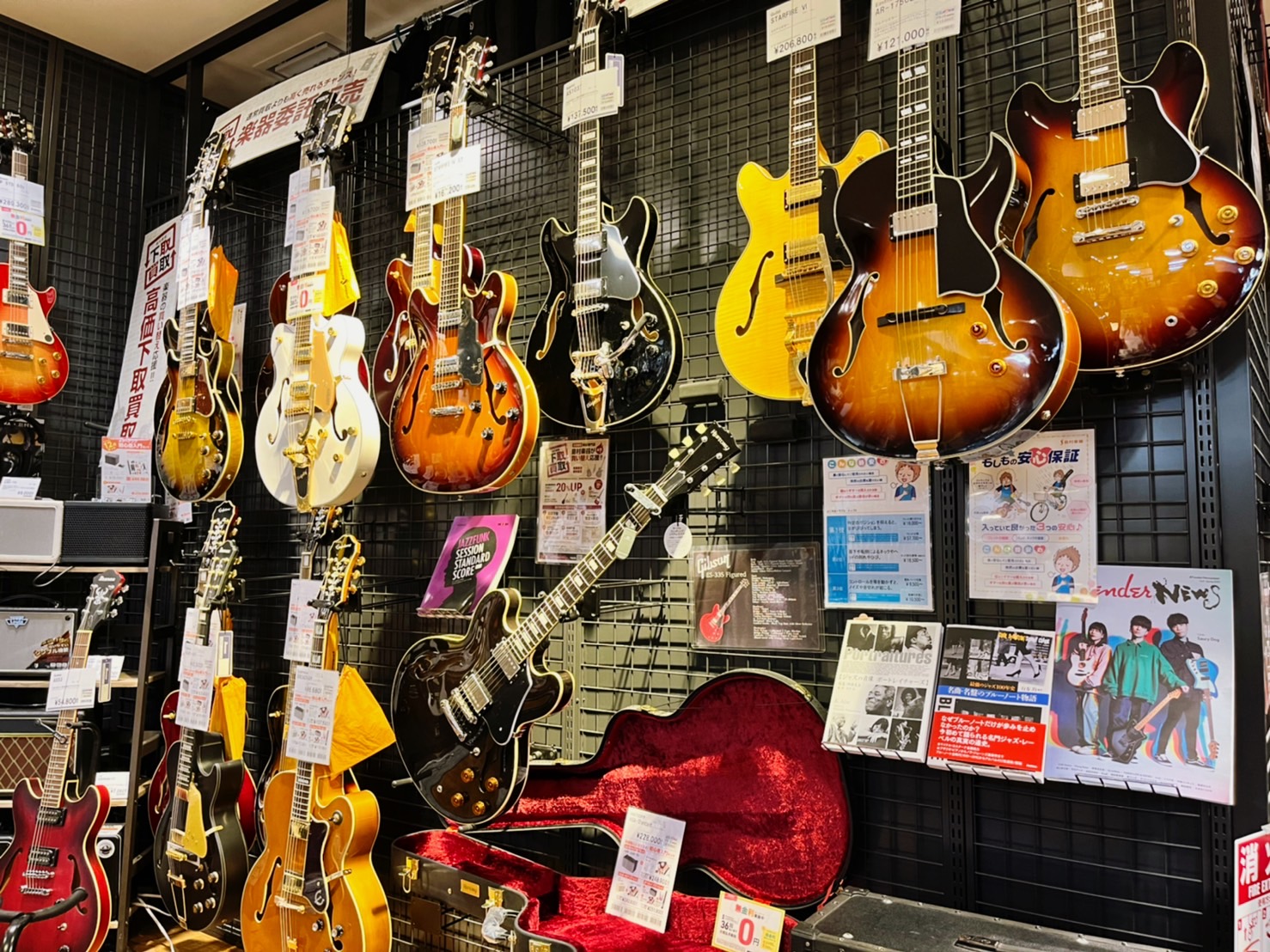 *JAZZの街岡崎！箱モノギター続々入荷中！ こんにちは！岡崎店ギター担当戸松です！ 突然ですが、岡崎は実はJAZZの街と呼ばれています。その所以としては、岡崎で外科病院を開業した内田修氏が様々なJAZZミミュージシャンの方と交流を持ち、時には支援をし、現在の日本のJAZZ界に大きな影響を与えたこと […]