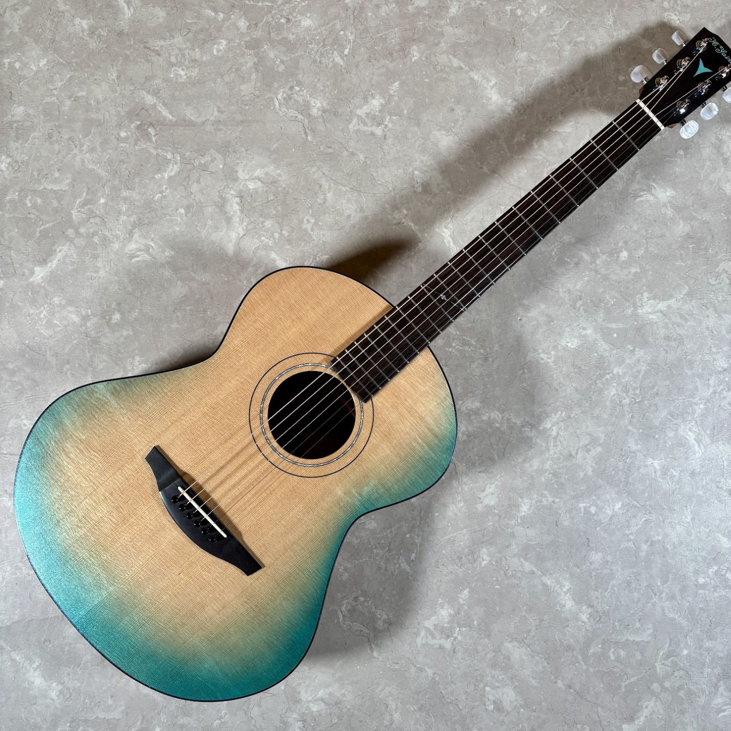 K.yairiLAPIS/EMERALD	