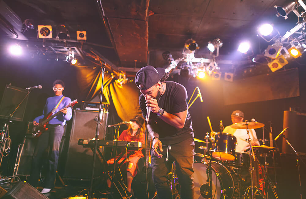 CONTENTSインストアライブとは？詳細・参加条件について店ライブの参加お問い合わせインストアライブとは？ 島村楽器 岡崎店 スタジオにて行われるどんな方でも参加が出来るライブとなっております！ 楽器をやっている方でもライブハウスやホールだと敷居が高いと感じている方、人前で演奏してみたいけど場所が [&hellip;]