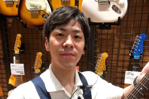スタッフ写真 副店長 岡田