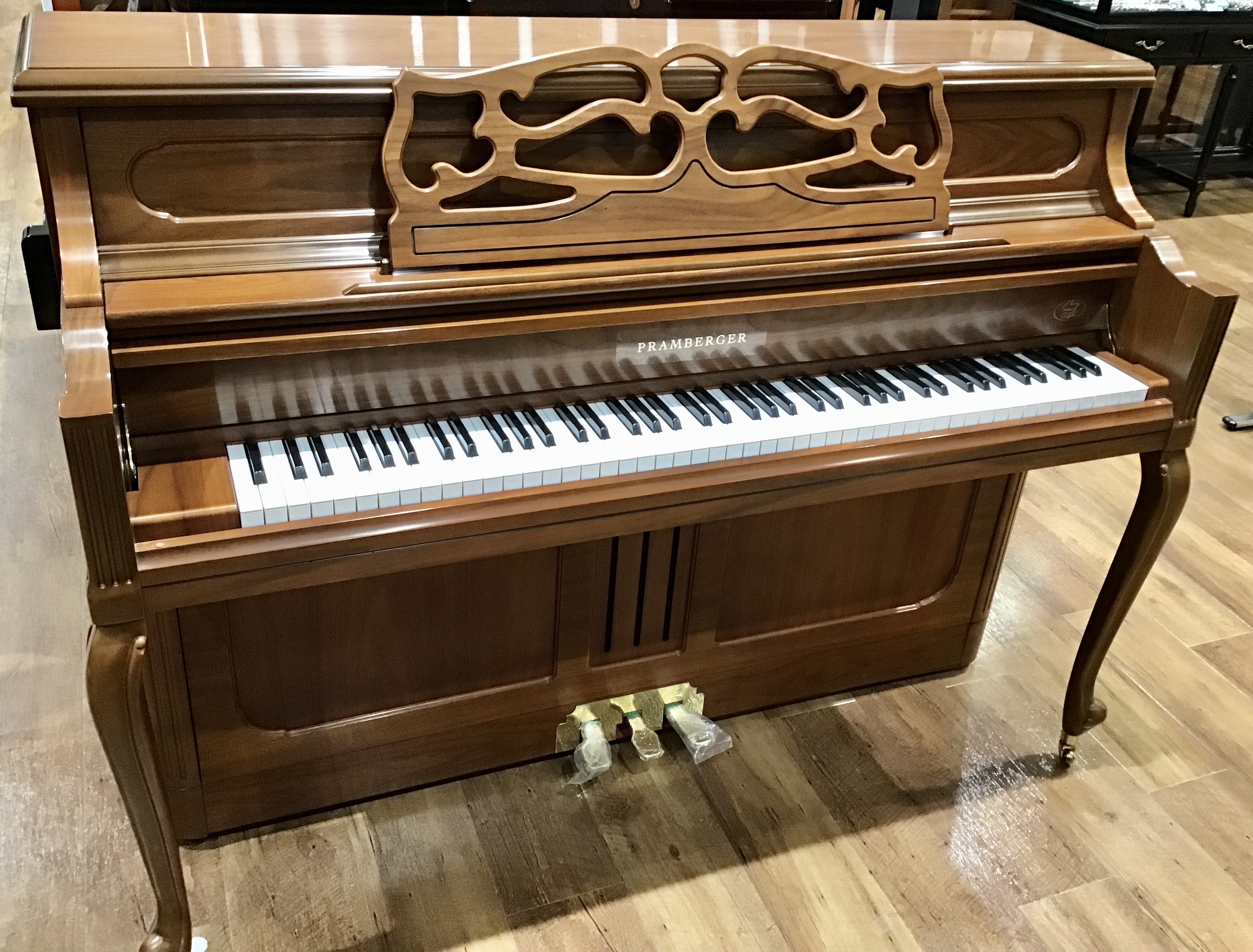 PRAMBERGERPV110F　LW