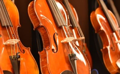 【演奏動画あり♪】イオンモール沖縄ライカム店　弦楽器展示ラインナップ