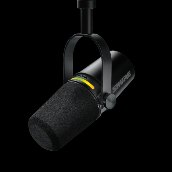 【MV7+】<br />
<br />
USB-C接続およびXLR接続での出力が可能。USB-C接続においては、専用アプリを使用することでリバーブをかけたり、LEDタッチパネルのカラーカスタマイズなど、様々なコントロールが可能。音声の品質だけでなく外観にもこだわったクリエイター向け配信マイク。