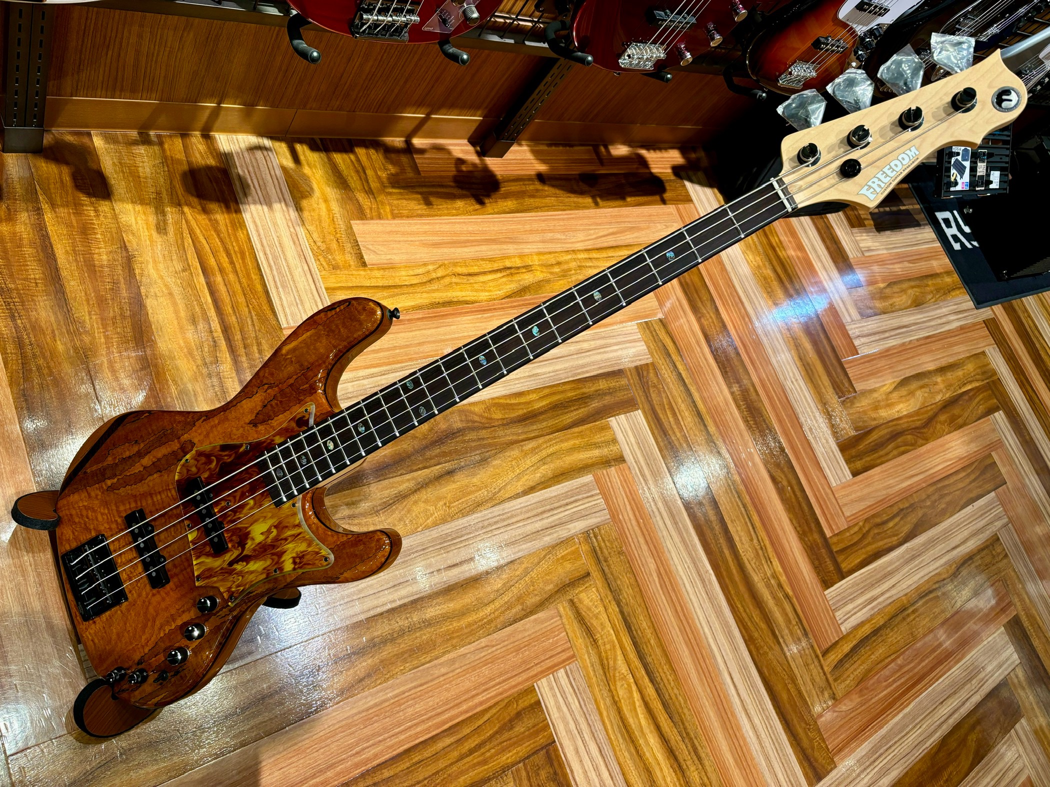 Freedom Custom Guitar ResearchOS Rhino4 FT 晩秋