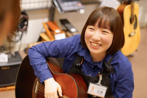 スタッフ写真 ギターアドバイザー・アコースティックギター・教育楽器 近藤