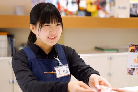 スタッフ写真 音楽教室・レジ 松原