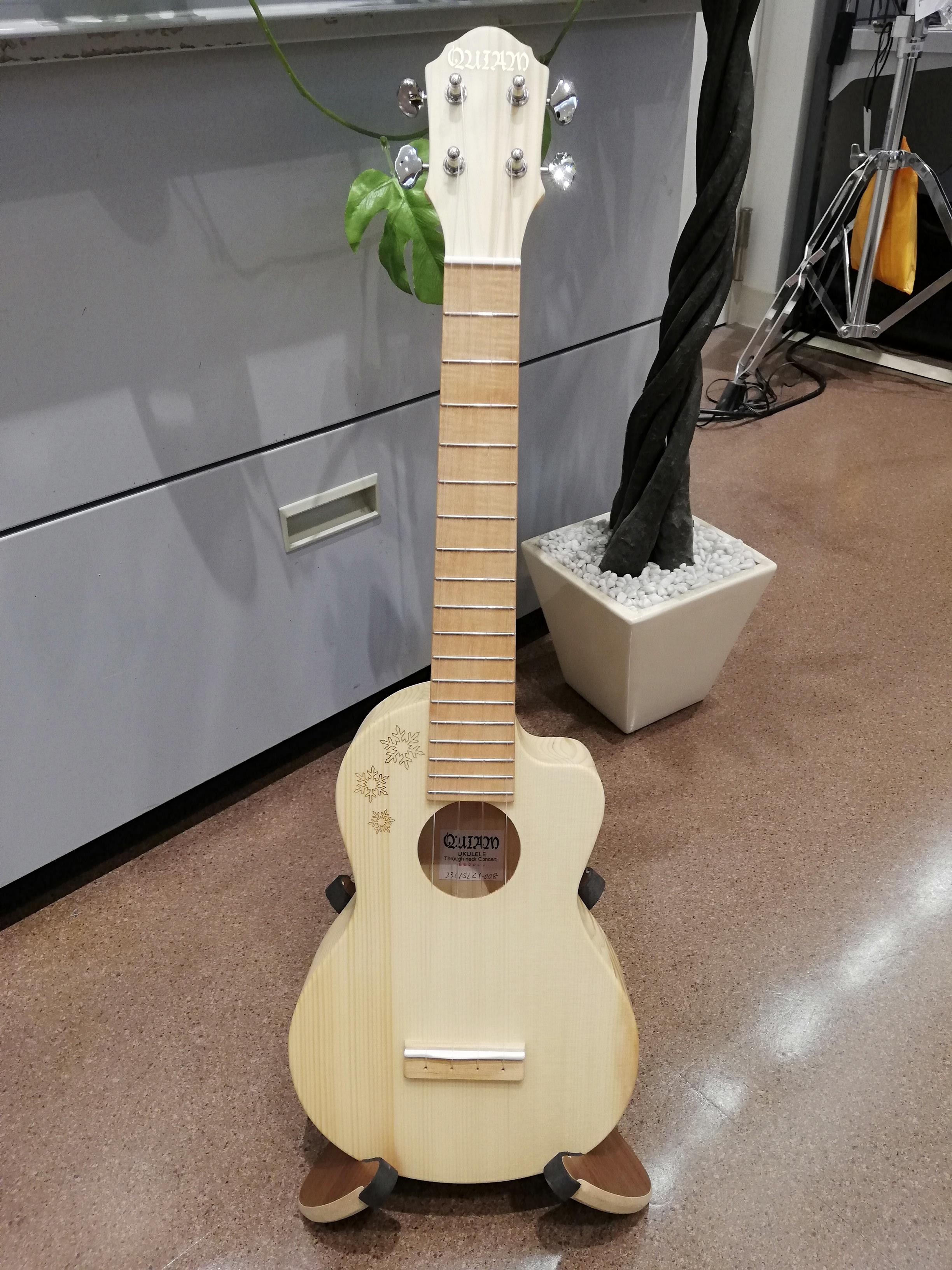 コンサートウクレレQUIAM Throughneck SL-C1
