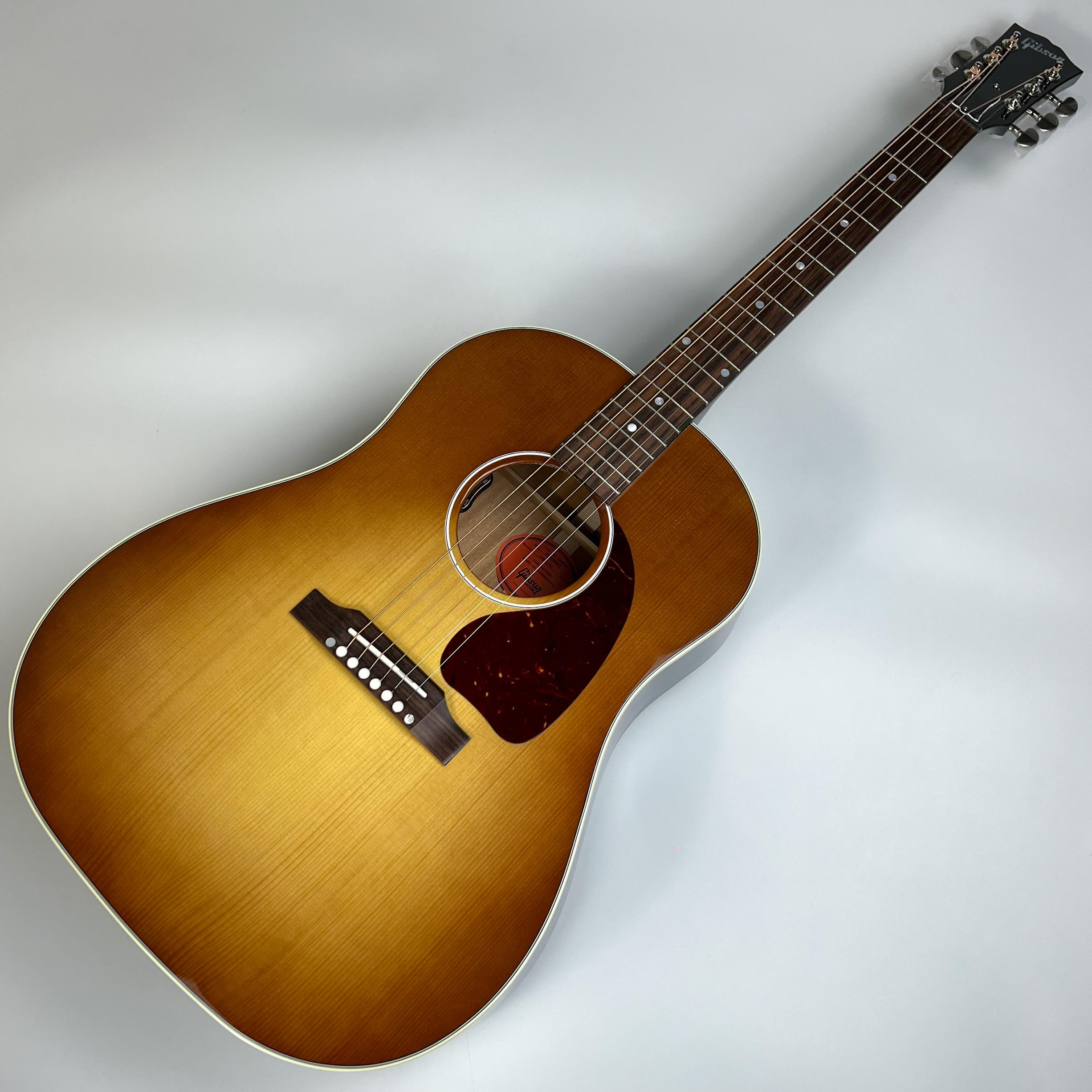 GibsonJ-45 STD Red Spruce