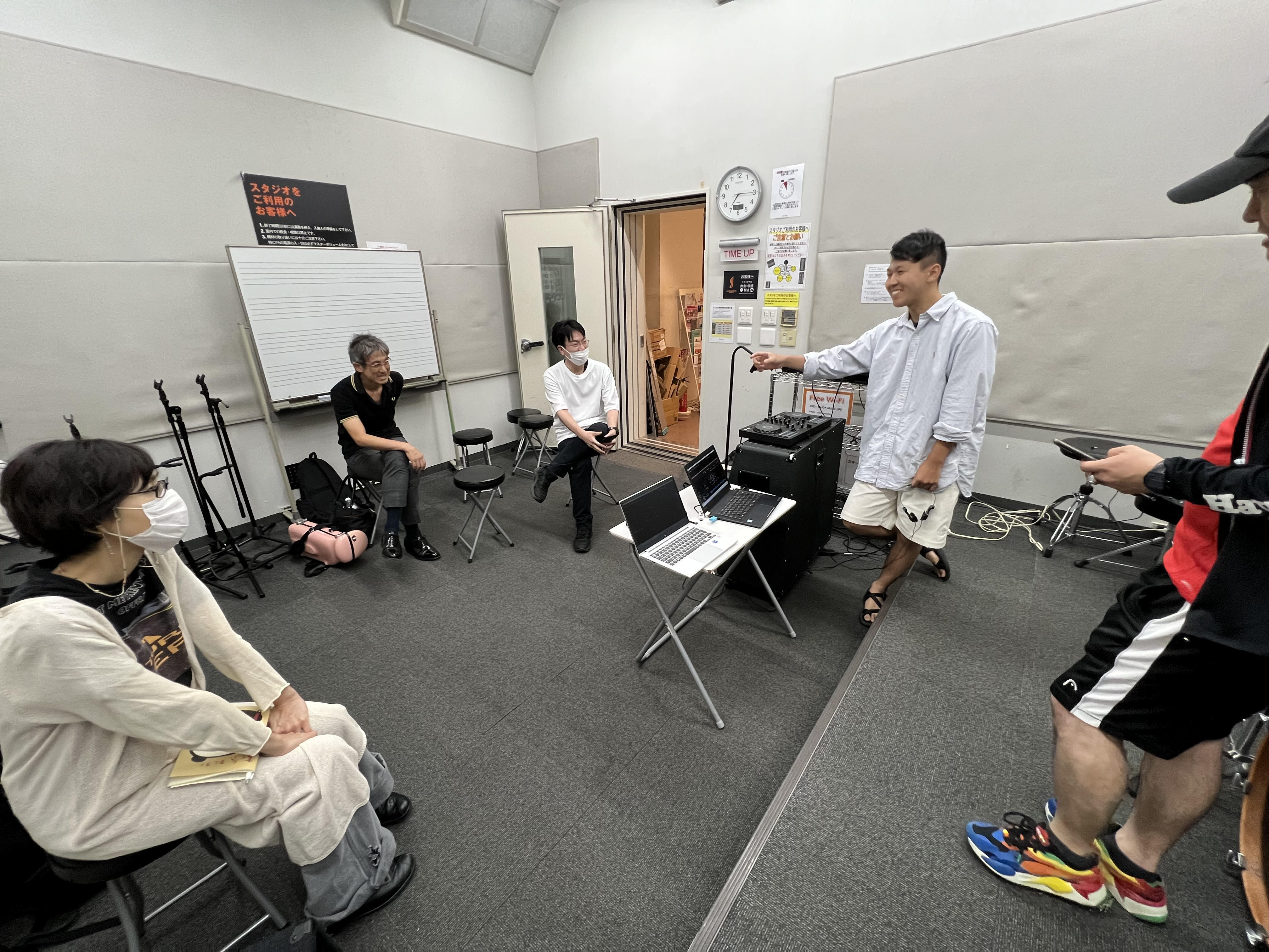 こんにちは！島村楽器大高店DJサークルの大薮です！ DJサークル「SPIN」7月のテーマは「好きなジャンルを語り合おう！」、8月のテーマは「夏っぽい曲縛り」でした。7月はいつもと雰囲気の違ったイレギュラー会でしたがたくさんのご参加ありがとうございました！！！ DJサークルご参加の方々はJ-POP、フ […]