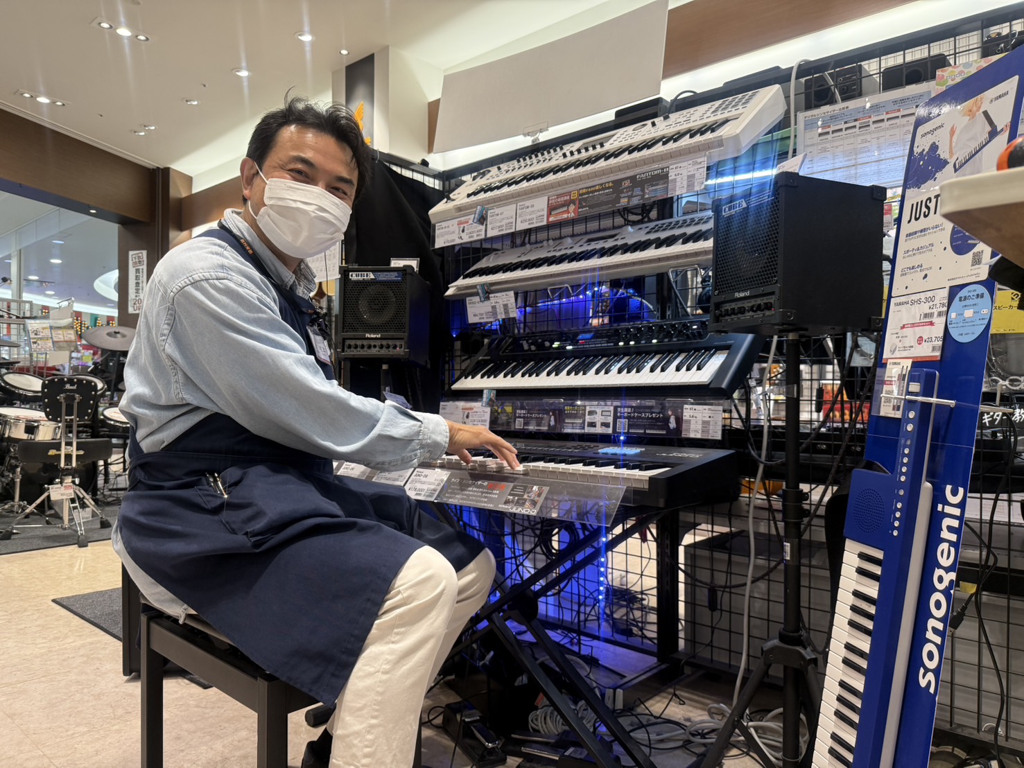 所有楽器:KORG/TRITON PRO76,YAMAHA/DX7ⅡS,ROLAND/JUNO-G,VP-7 KAWAI/MP-7村上(むらかみ)