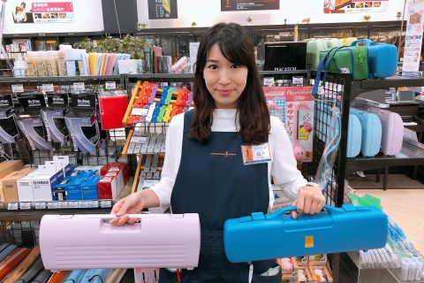 スタッフ写真 教育楽器・楽譜 松浦