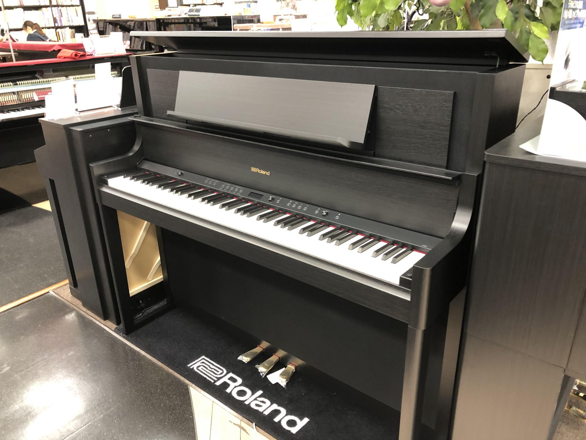 【電子ピアノ】新製品LX708GP、太田店に新入荷！！展示開始！
