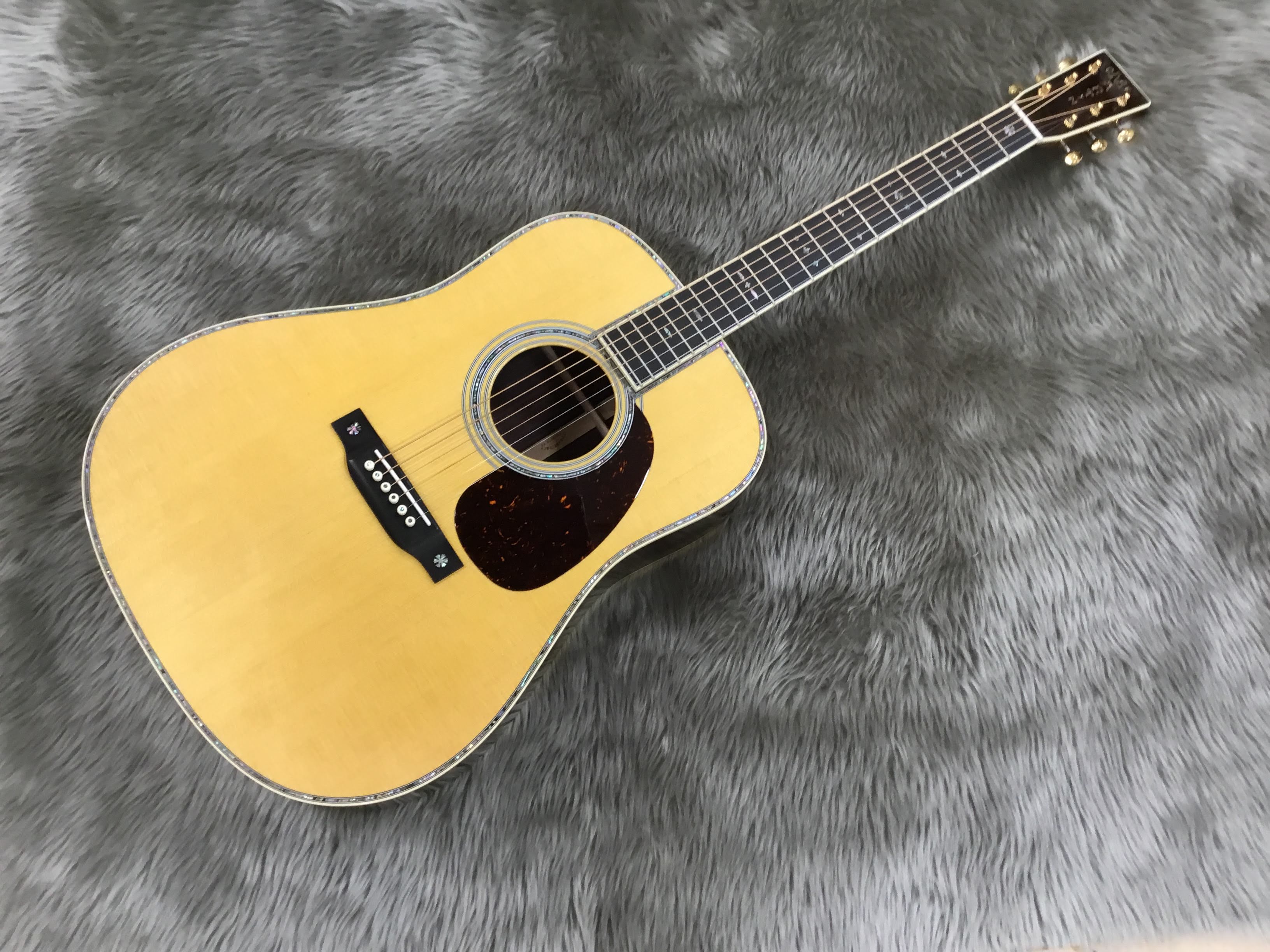 *Martin D-41Standard&D-42Standardが入荷！ Martin D-41Standard&D-42Standardがなんと島村楽器イオンモール太田店に入荷しました！ 店頭では実際にお試しいただけます。 ぜひお気軽にご来店ください！ **D-41Standard D-45は高 […]