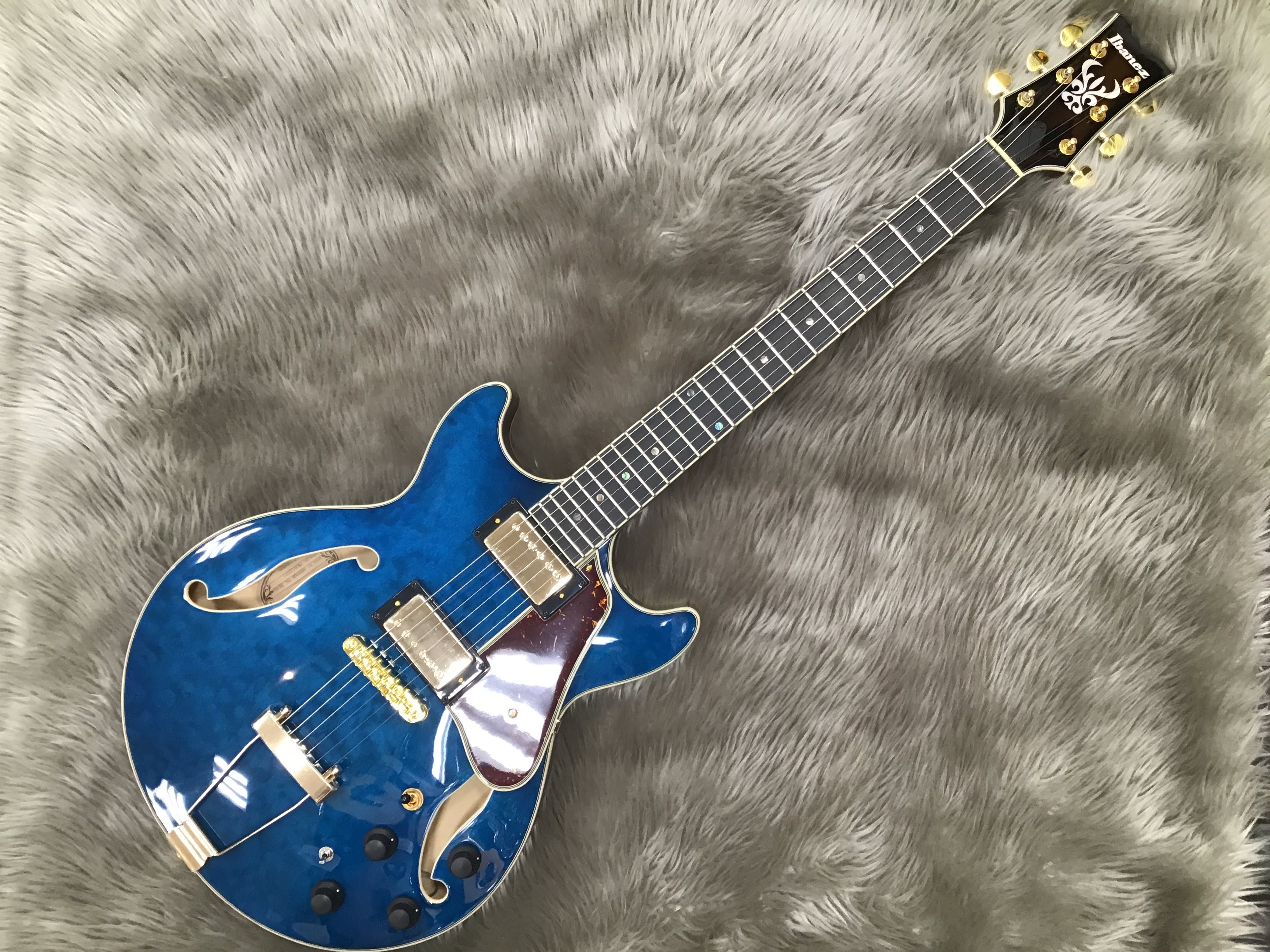 Ibanez限定版セミアコ