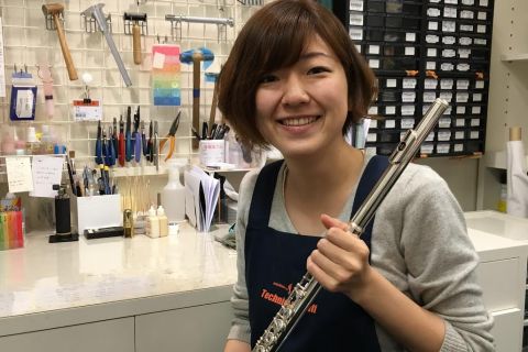スタッフ写真 管楽器技術者 田井