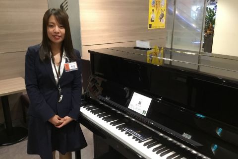 スタッフ写真 電子ピアノ・音楽教室 新垣