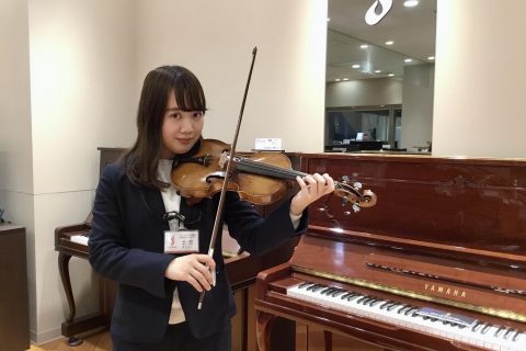 スタッフ写真 弦楽器 北吉