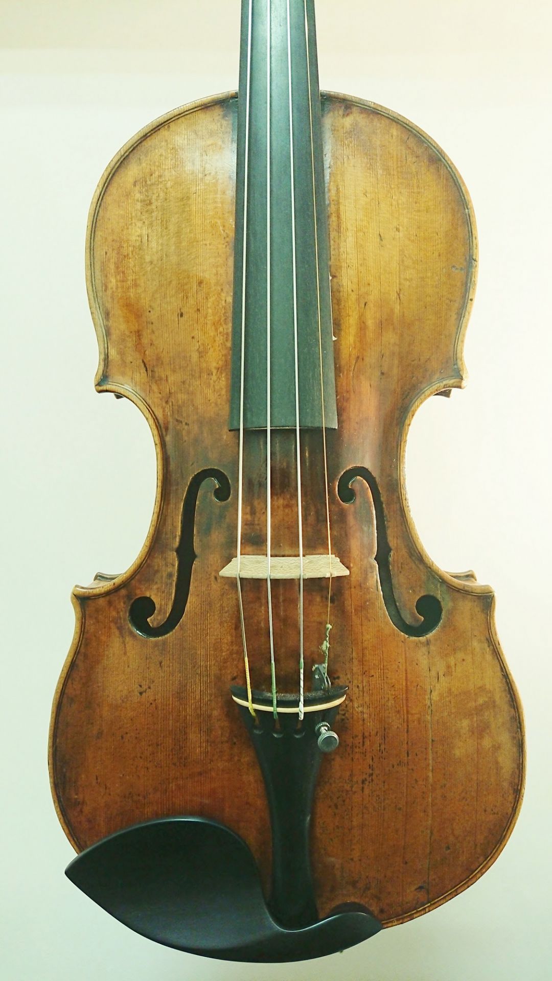 ===top=== **ジャーマン・ヴァイオリン・フェア開催！ ]]弦楽器はイタリア・ドイツ・チェコ・フランスと国によって、また、製作家によって、見た目も、音色も様々です。今回はドイツの製作家のバイオリンを厳選して展示いたします。その中でもドイツのオールドヴァイオリンで特別に評価の高い、コンディショ […]