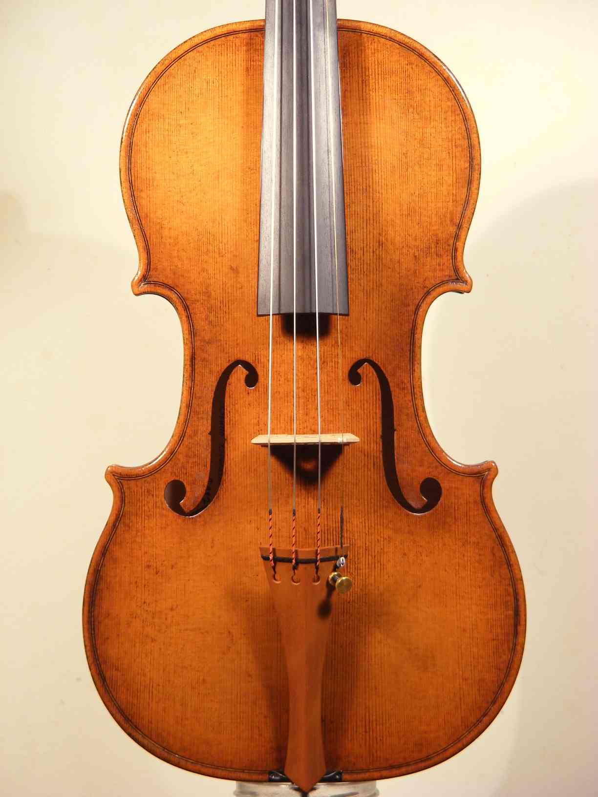 *Bruno Costardi, Italy – Bergamo, 2017 今回ご紹介するBruno Costardi（ブルーノ・コスタルディ）は、アルプスの麓に位置する風光明媚な街「ベルガモ」において、独特の世界観と精密な技巧を持った隠れた名工です。Antonio Stradivari 1715 […]
