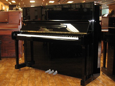 YAMAHA U10BL