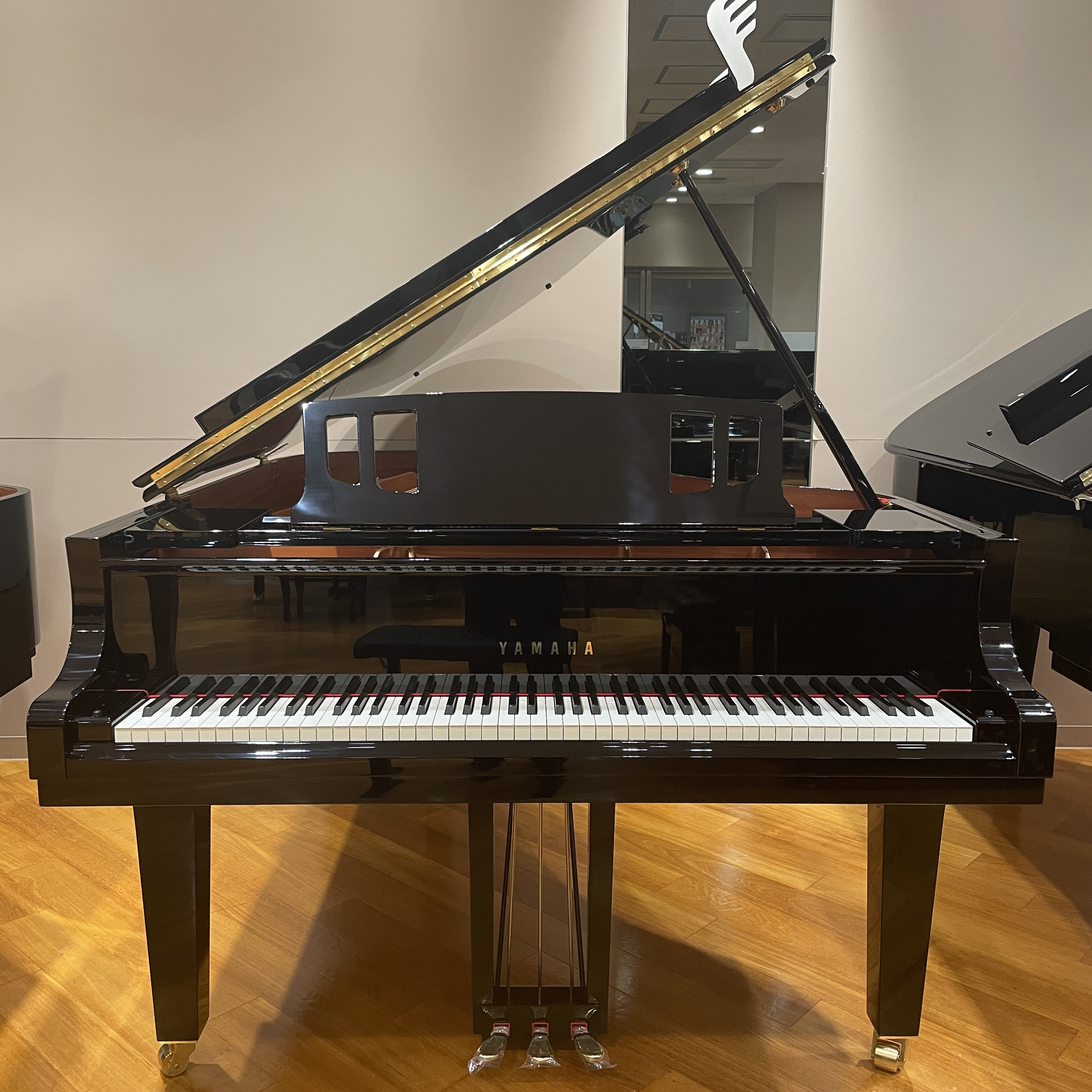 YAMAHA【中古】C3X espressivo