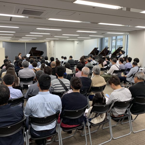 5/4(日)音楽教室ピアノインストラクターによる演奏会を開催いたします