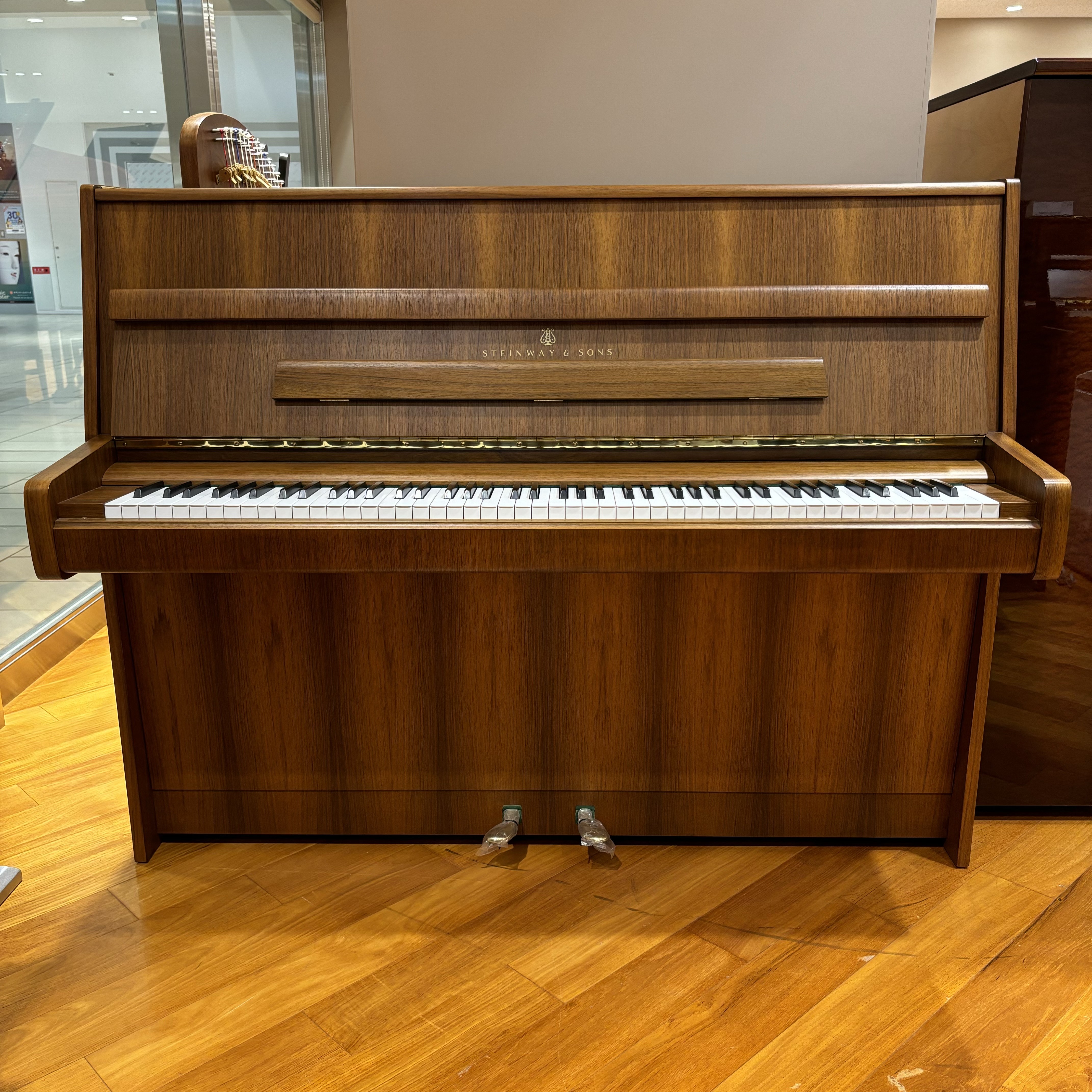 STEINWAY&SONS【中古】Z型